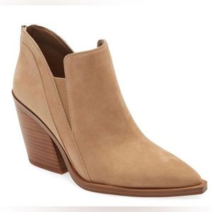 BRAND NEW IN BOX - Vince Camuto Gradina Block Heel Bootie in Brown, size 9.5